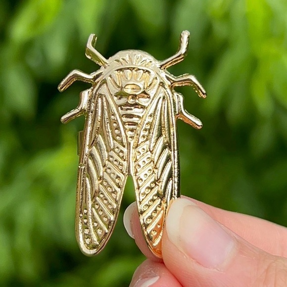 Gold Cicada Insect Statement Ring - Picture 5 of 8